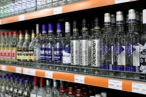 С Нового года в России вырастут цены на водку