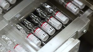 Российских пенсионеров опросили про побочные эффекты после вакцинации от коронавируса