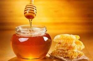 Диетолог выяснил, для кого может быть опасен мёд